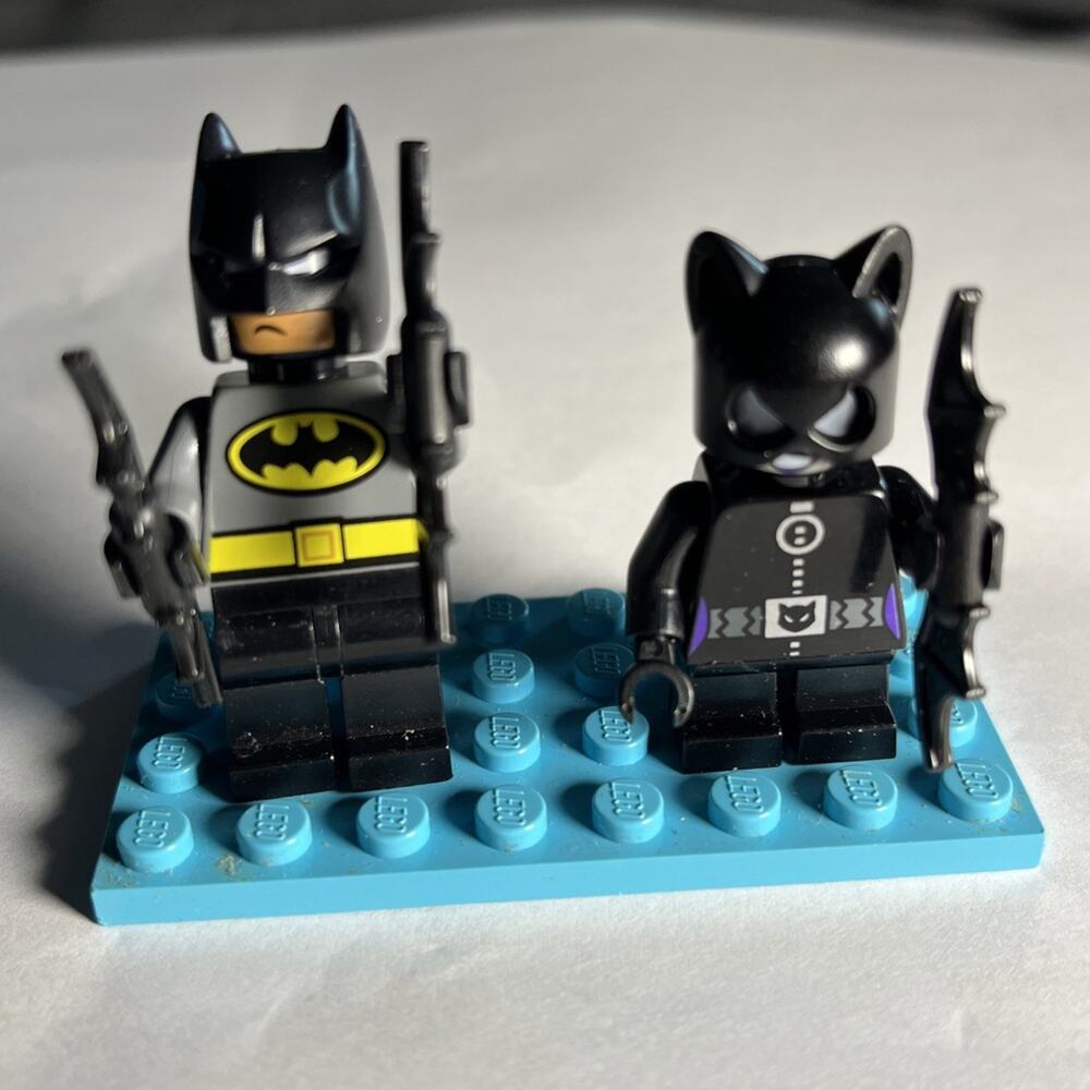 Lot 2 LEGO DC Comics Super Heroes minifigs 76061 Batman Catwoman CB46